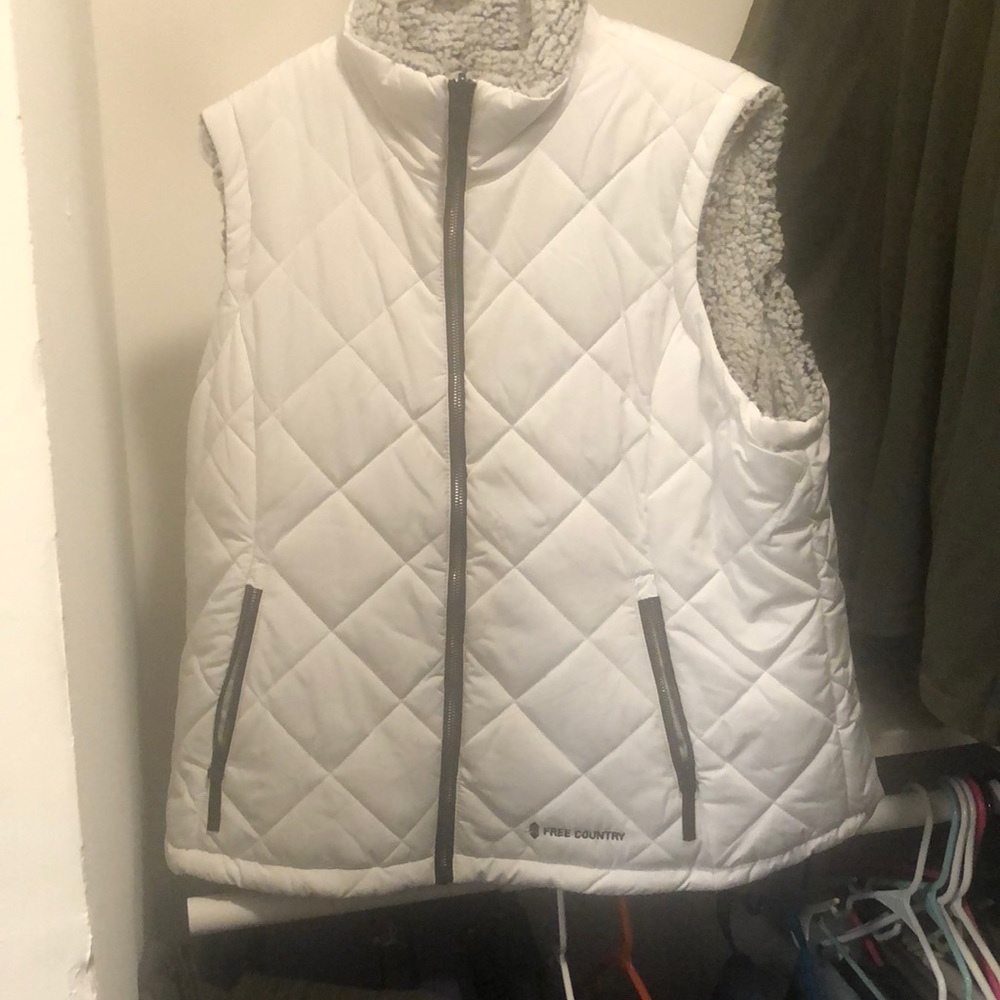 Sherpa-lined puffer vest
